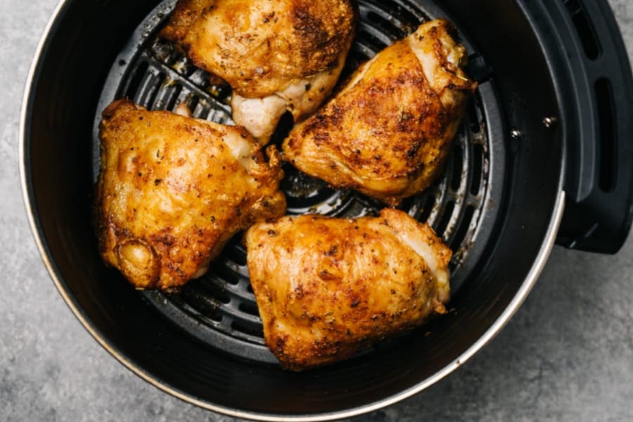 Fried chicken in Prestige PAF 6.0 1200-Watt Air Fryer